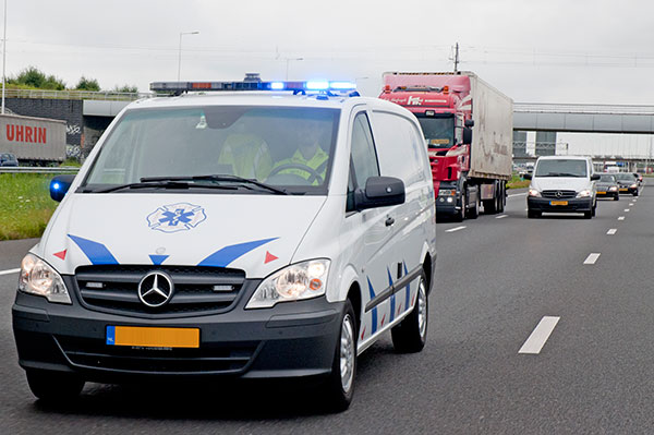 Huisartsenposten, laboratoria en ziekenhuizen werken samen met Medical Emergency Transport